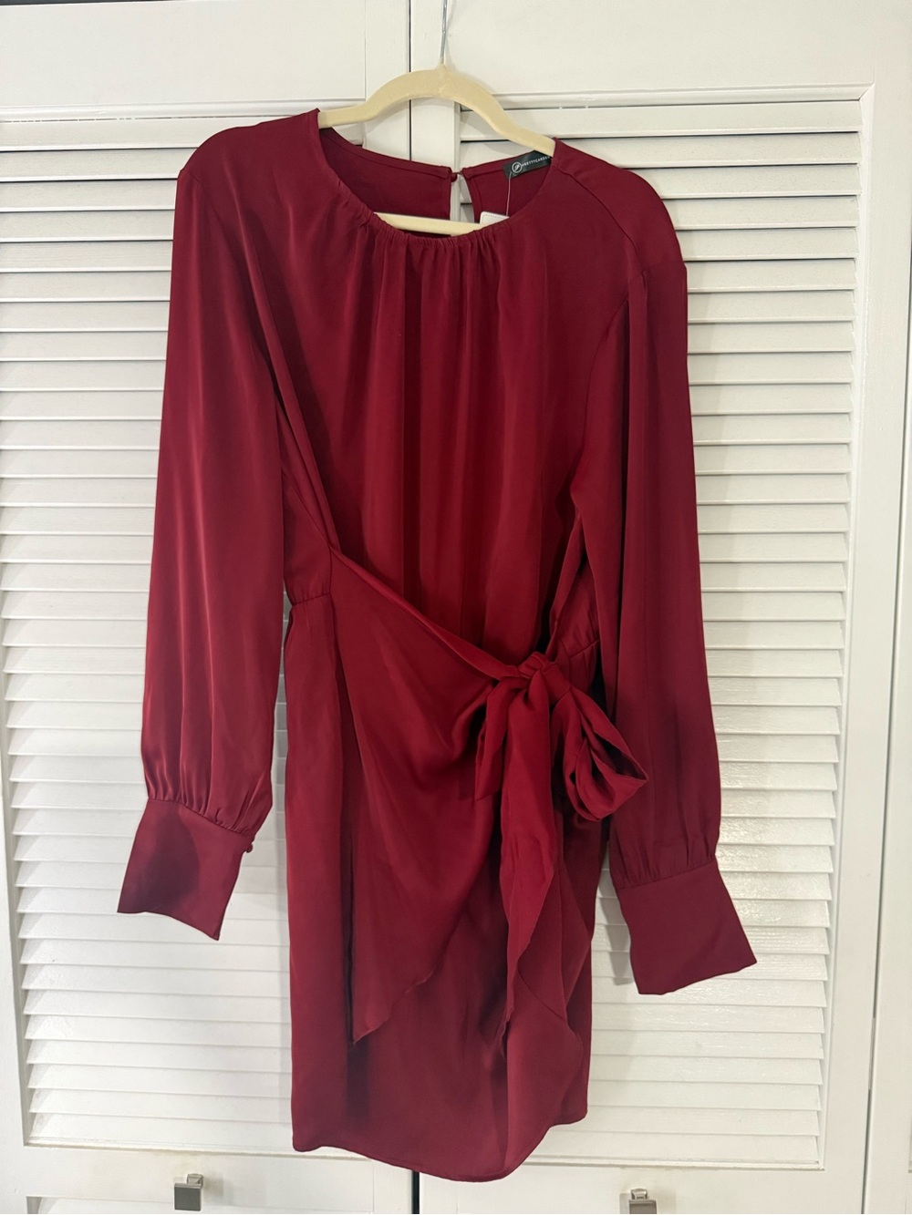 Women's Long-Sleeve Tie-Waist Dress in Deep Red